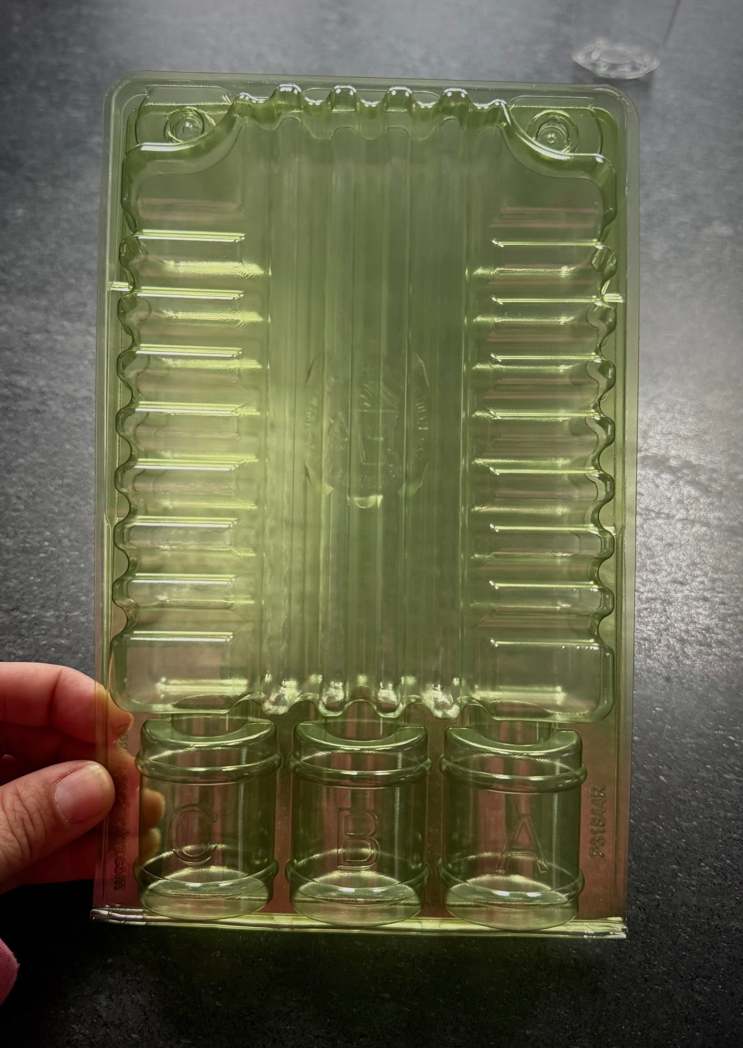 100 pack of 3 cell cutting/clone shipping clamshells - Taller Variety